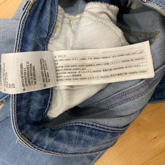 Hollister Hi-Rise Flare Jeans size 26 - Picture 4 of 5